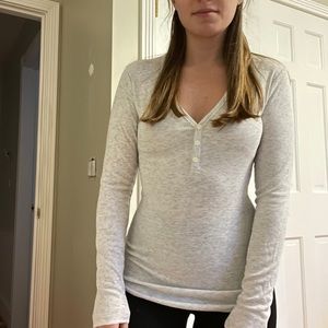 GAP Long Sleeve Gray Tshirt